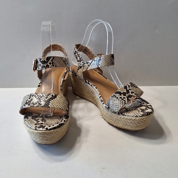 Lane Bryant Cream Black Snakeskin Mobwife Retro Strappy Platform Wedges Size 7W - Picture 11 of 15